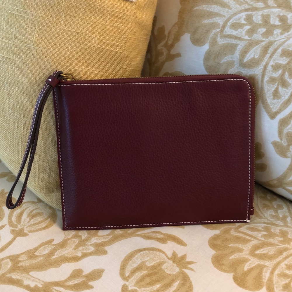 NWOT G.I.L.I. Leather Wristlet